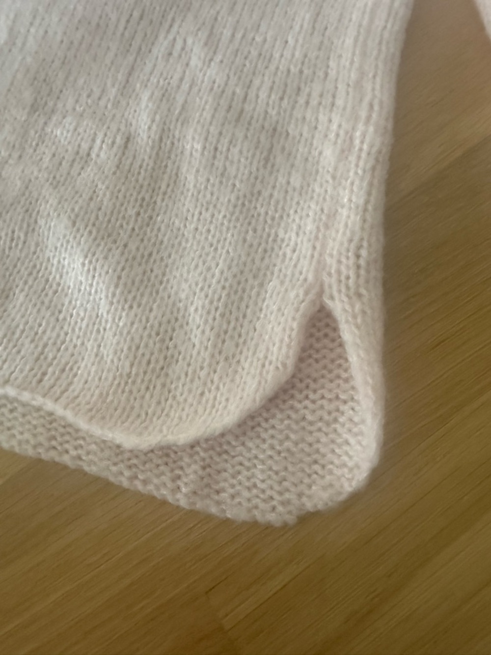 Wooden Ships 'Bubbly' Pink Knit V-Neck Sweater Small - Picture 7 of 7